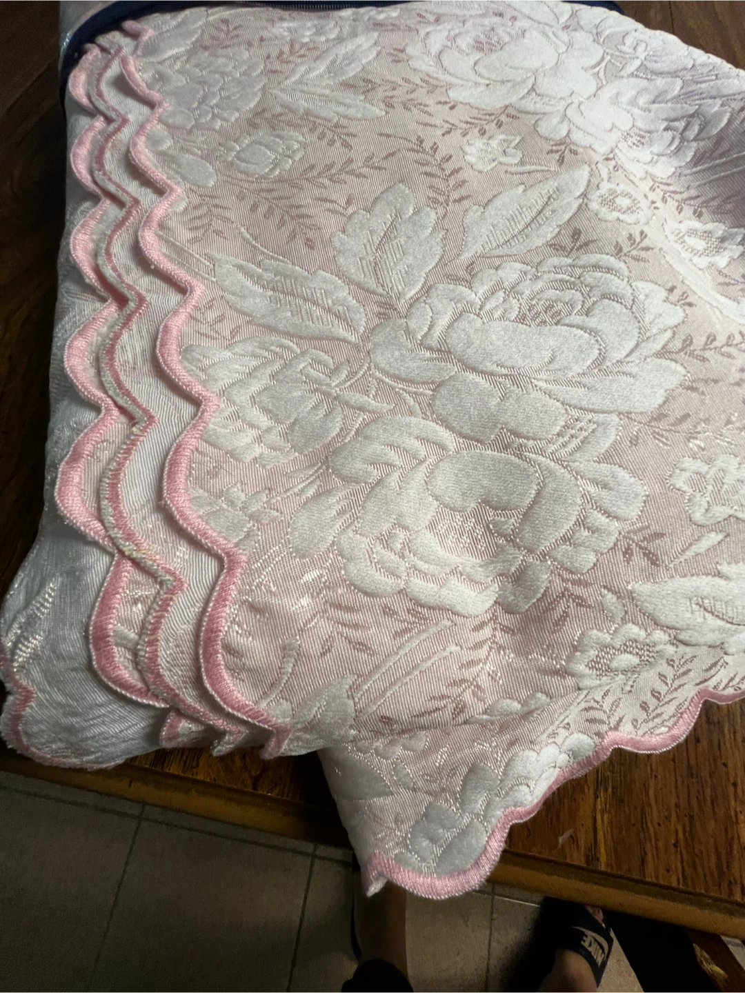 Floral Pattern Bedspread - photo 4
