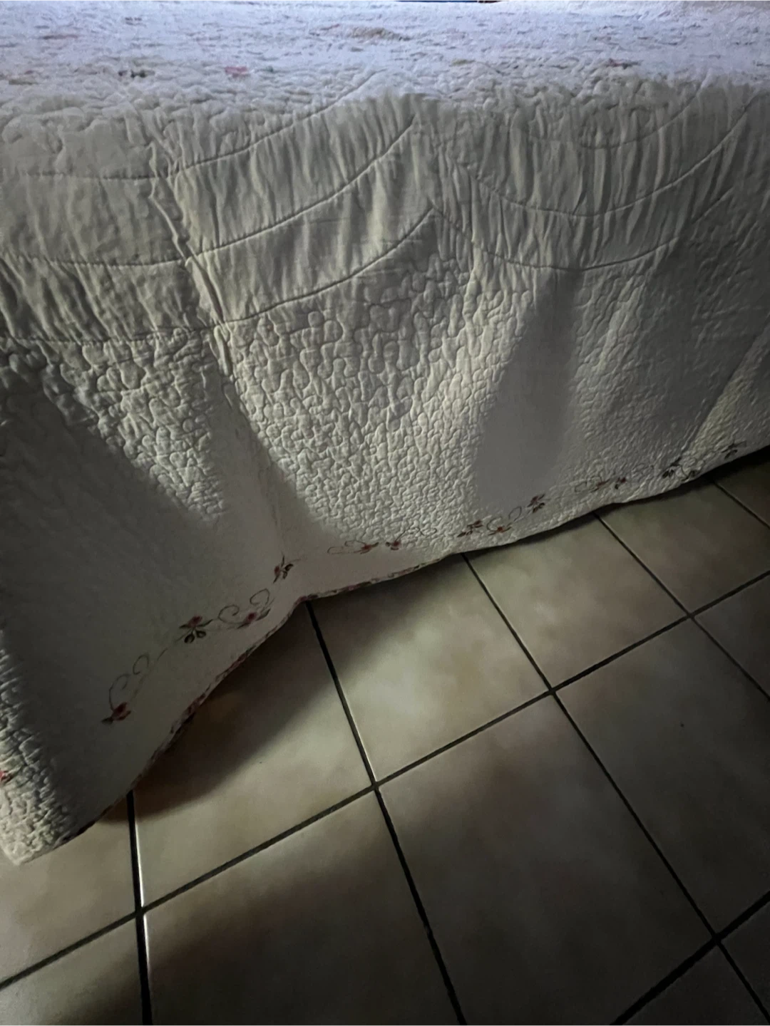 Floral Quilted Bedspread - photo 3