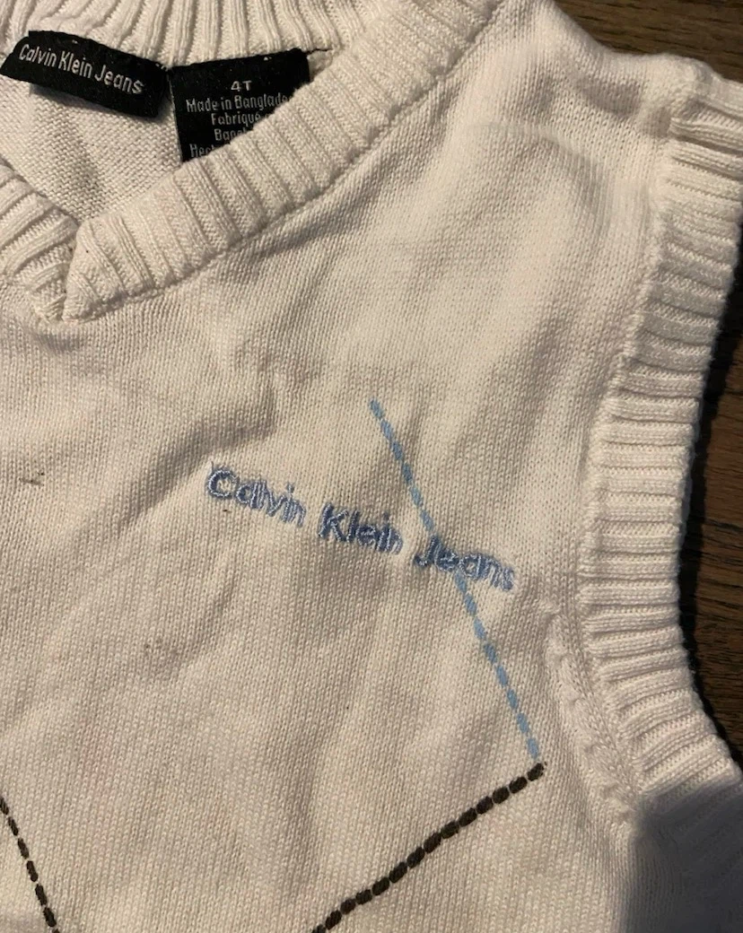 🏈 Boys Ivory Calvin Klein Jeans Guitar Sweater Vest 4T 🏈 - photo 2