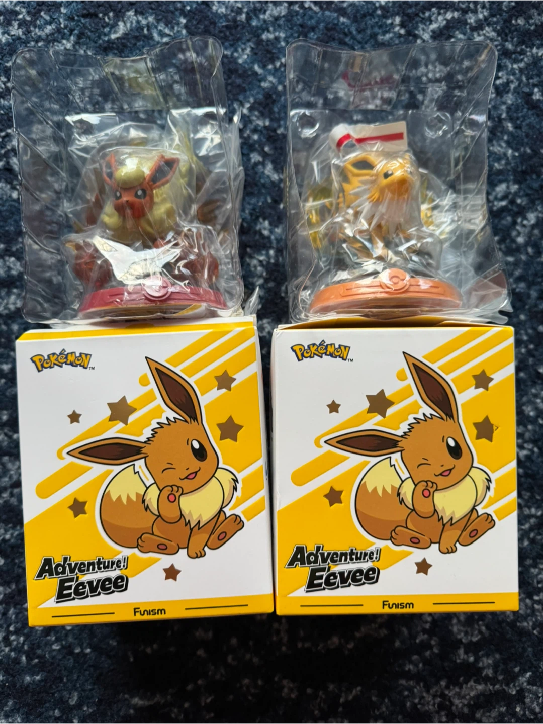 Pokemon Adventure Eevee Flareon and Jolteon Figures