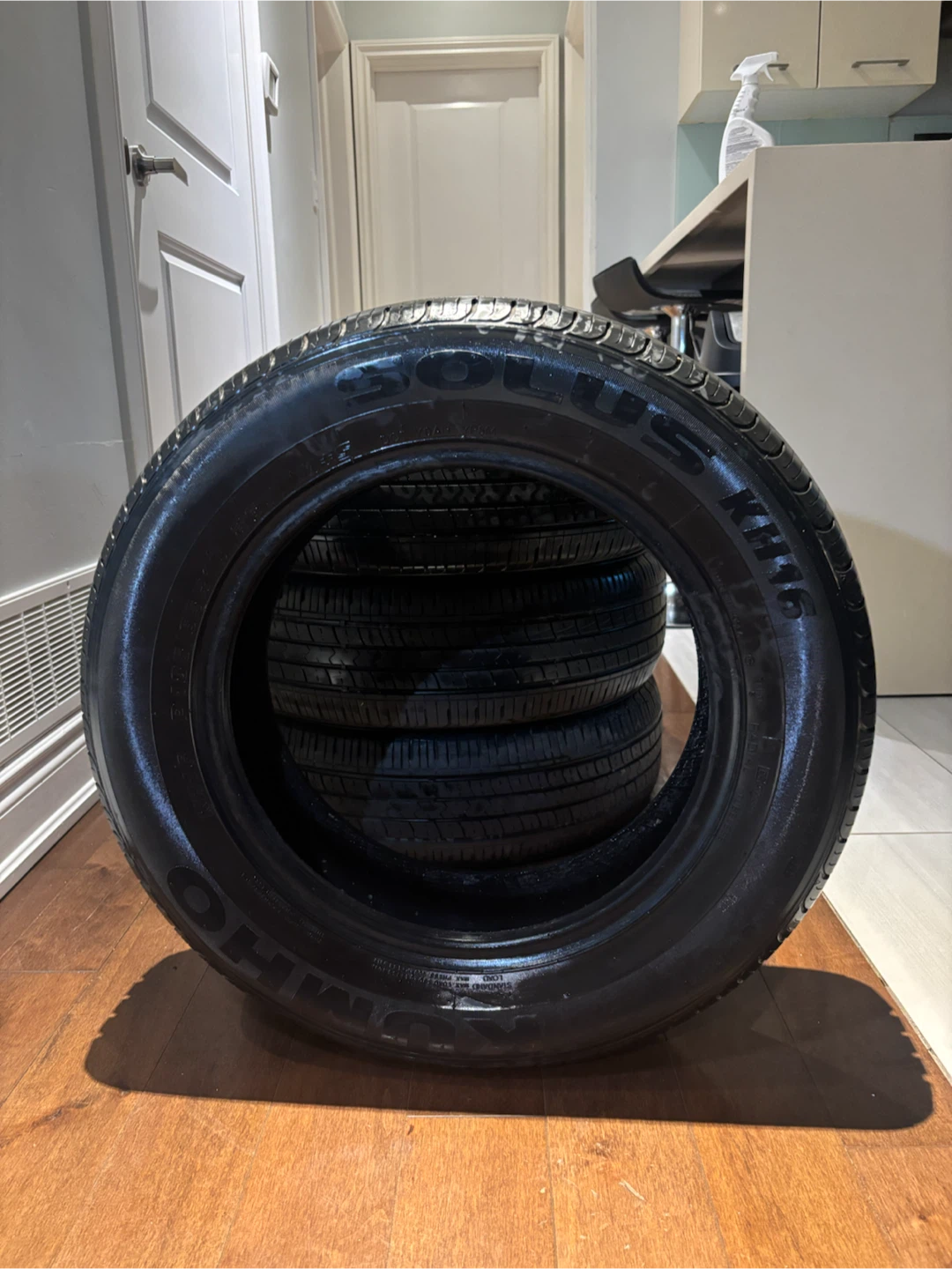 Set of 4 Kumho Solus KH16 Tires - photo 4
