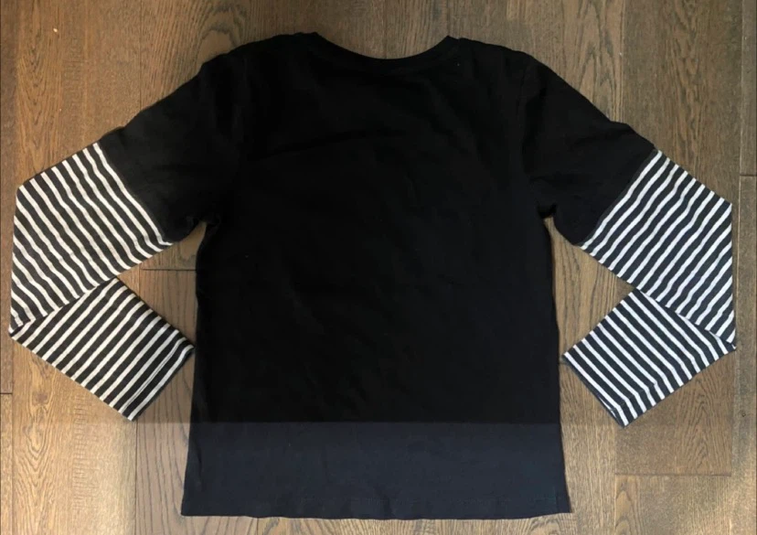 🏈 Wednesday Addams Long Sleeved Graphic Shirt L/G (10-12) - photo 4