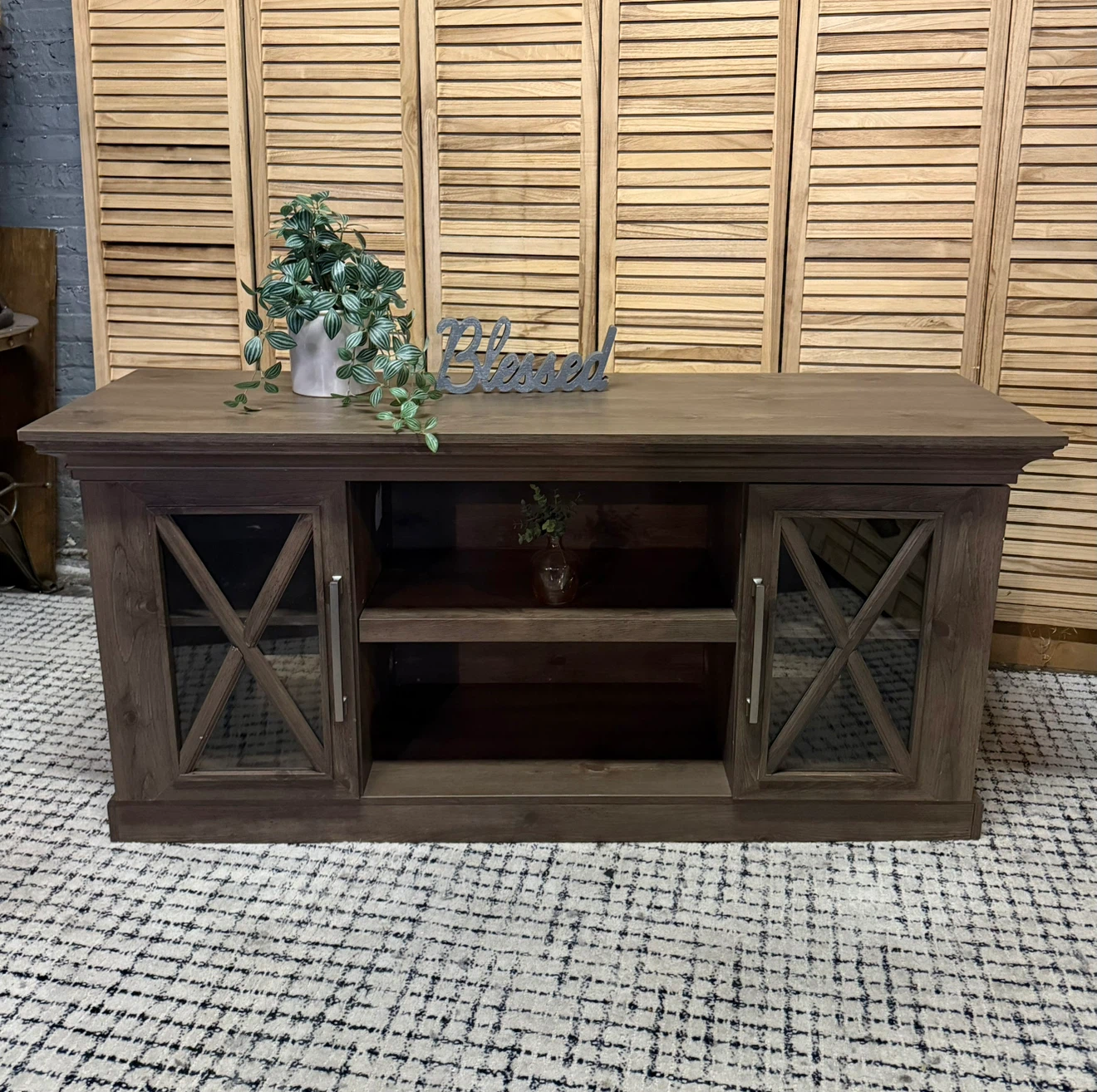 Rustic Farmhouse Style TV Stand - photo 2