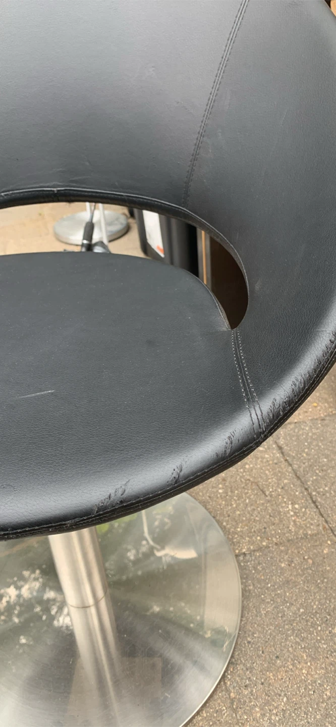 2 Modern black swivelling chair