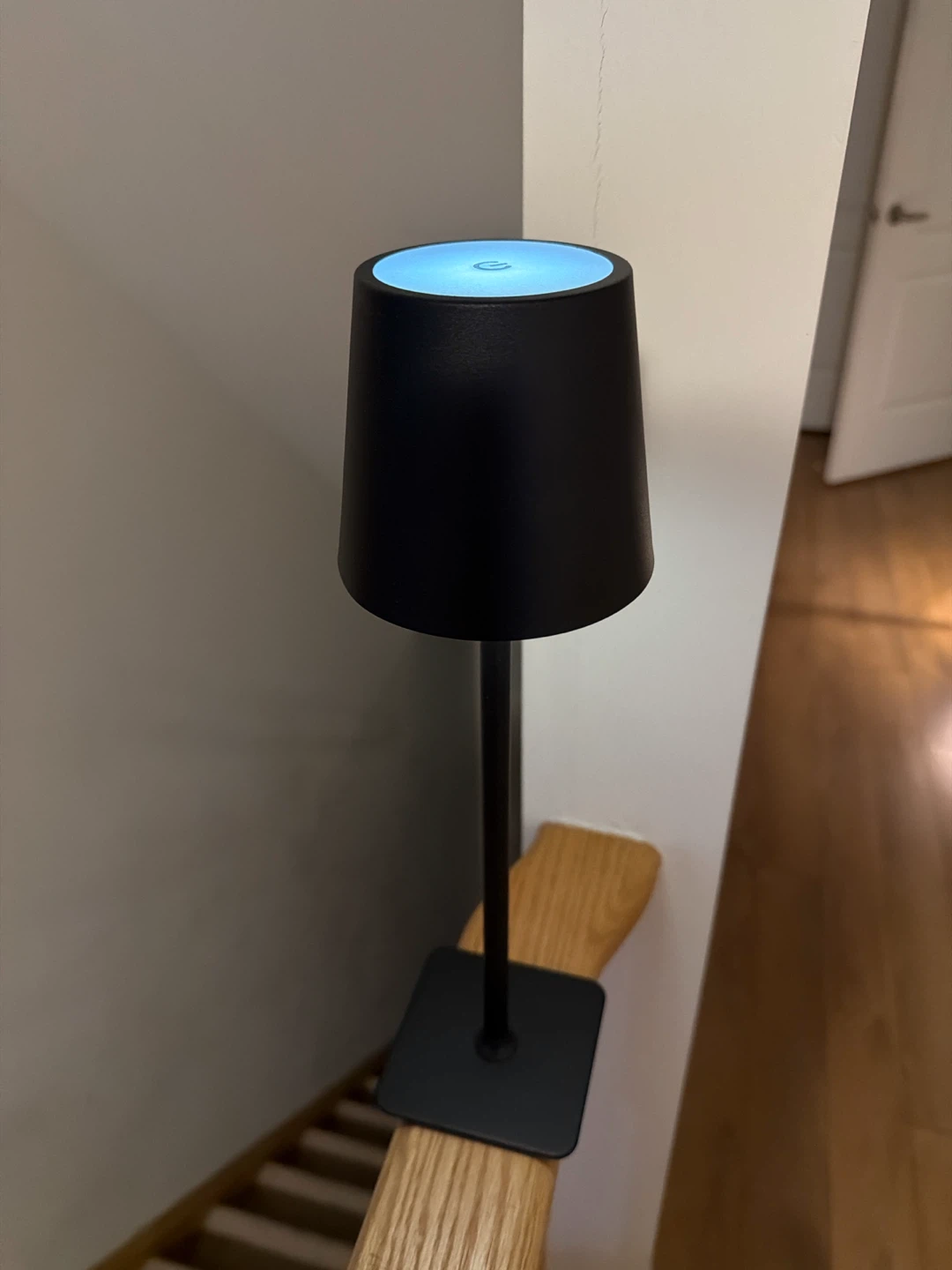 🏈 Modern LED Table Lamp - Matte Black
