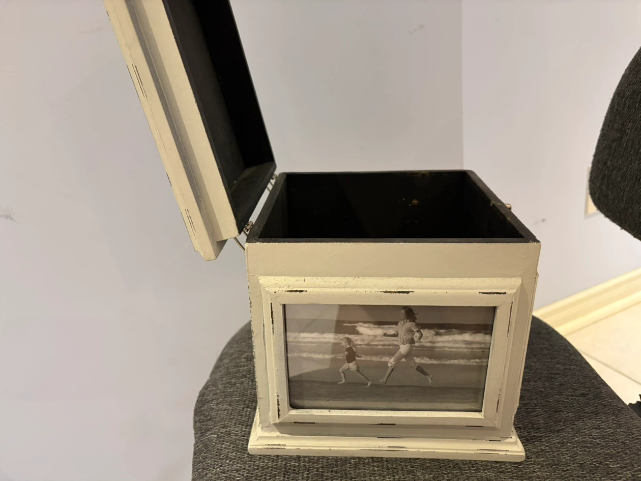 White Decorative Wooden Memory Box 🏈 - photo 2
