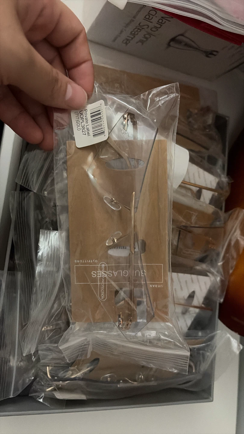 Urban Outfitters Gold Sunglasses - photo 2