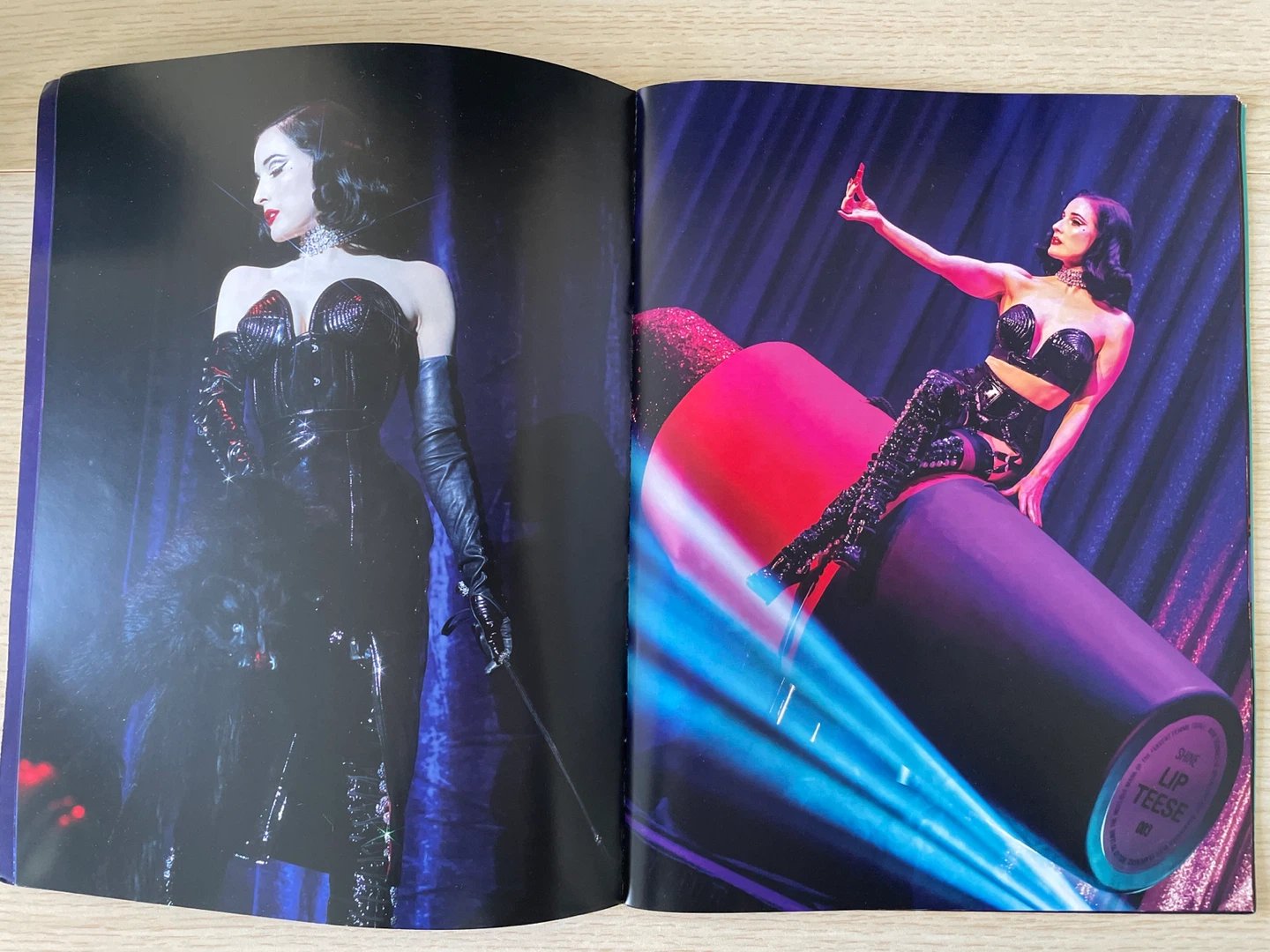 Dita Von Teese Signed photo album - photo 3