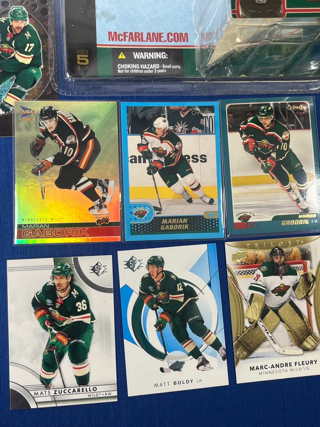 Sealed McFarlane Marian Gaborik Figure + 13 FREE Wild Cards - photo 4