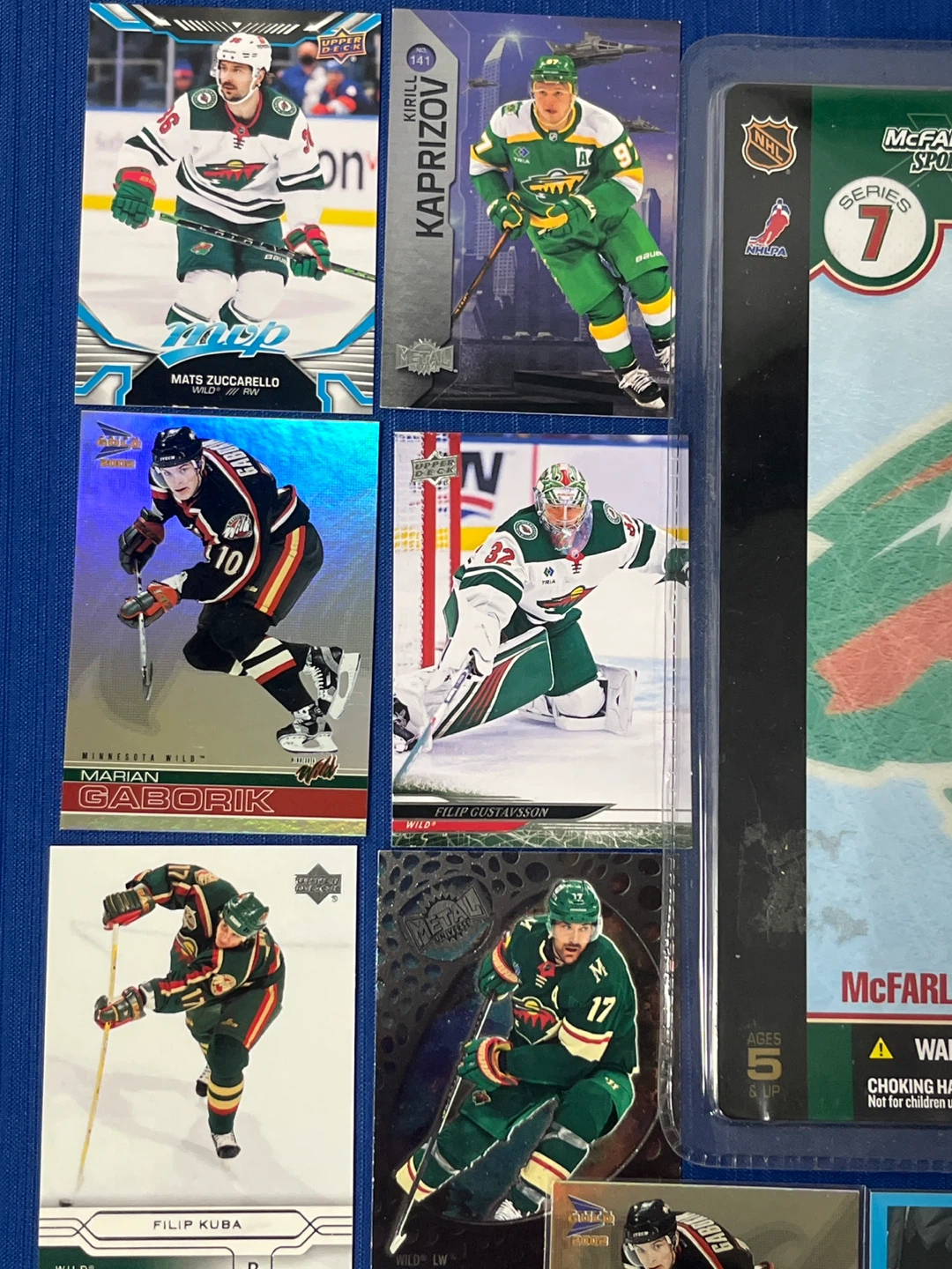 Sealed McFarlane Marian Gaborik Figure + 13 FREE Wild Cards - photo 5