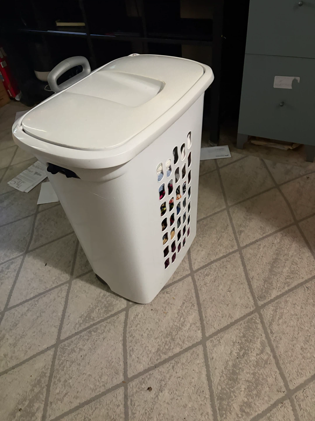 White Plastic Rolling Laundry Hamper with Lid