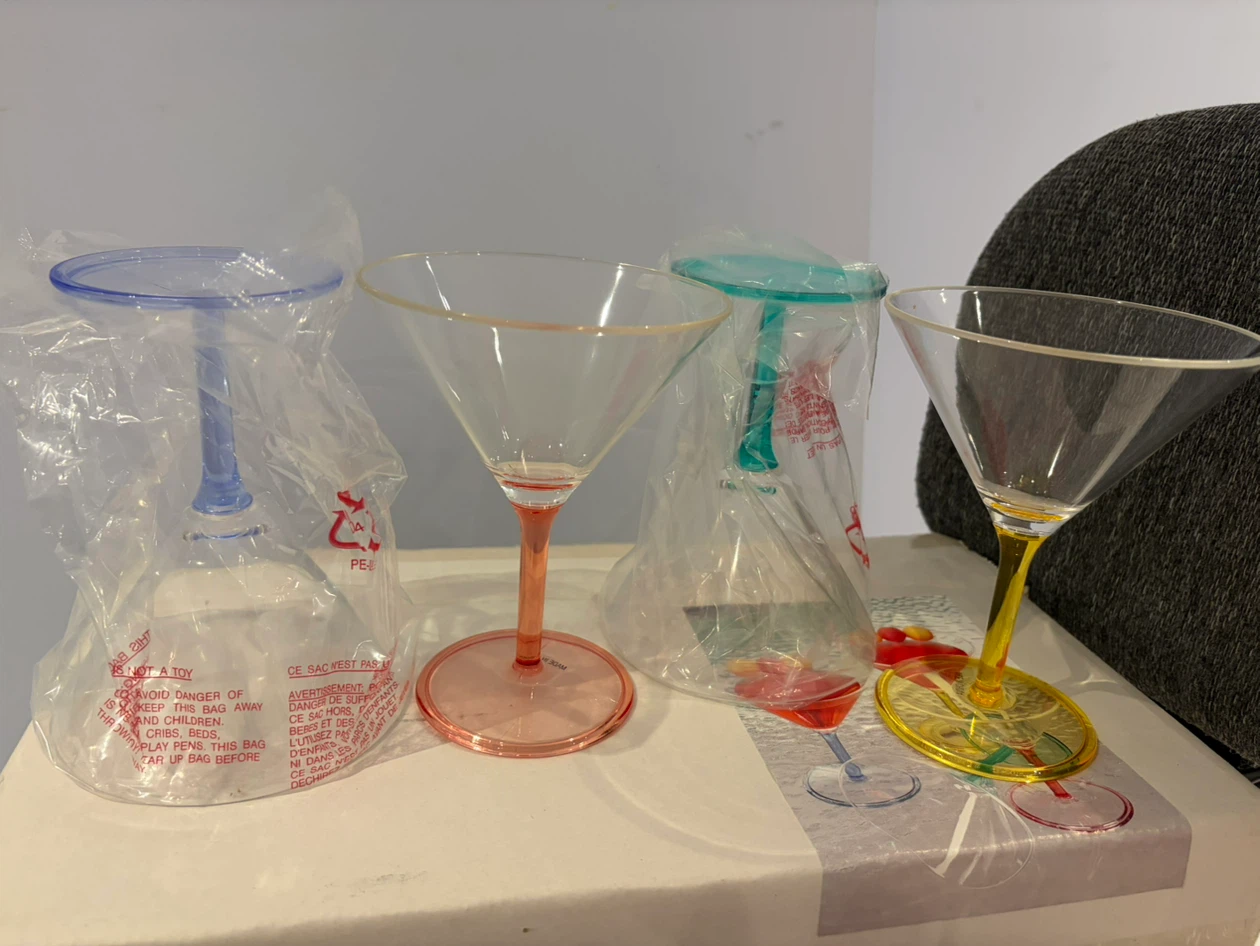 Set of 4 Coloured Acrylic Martini Glasses 🏈