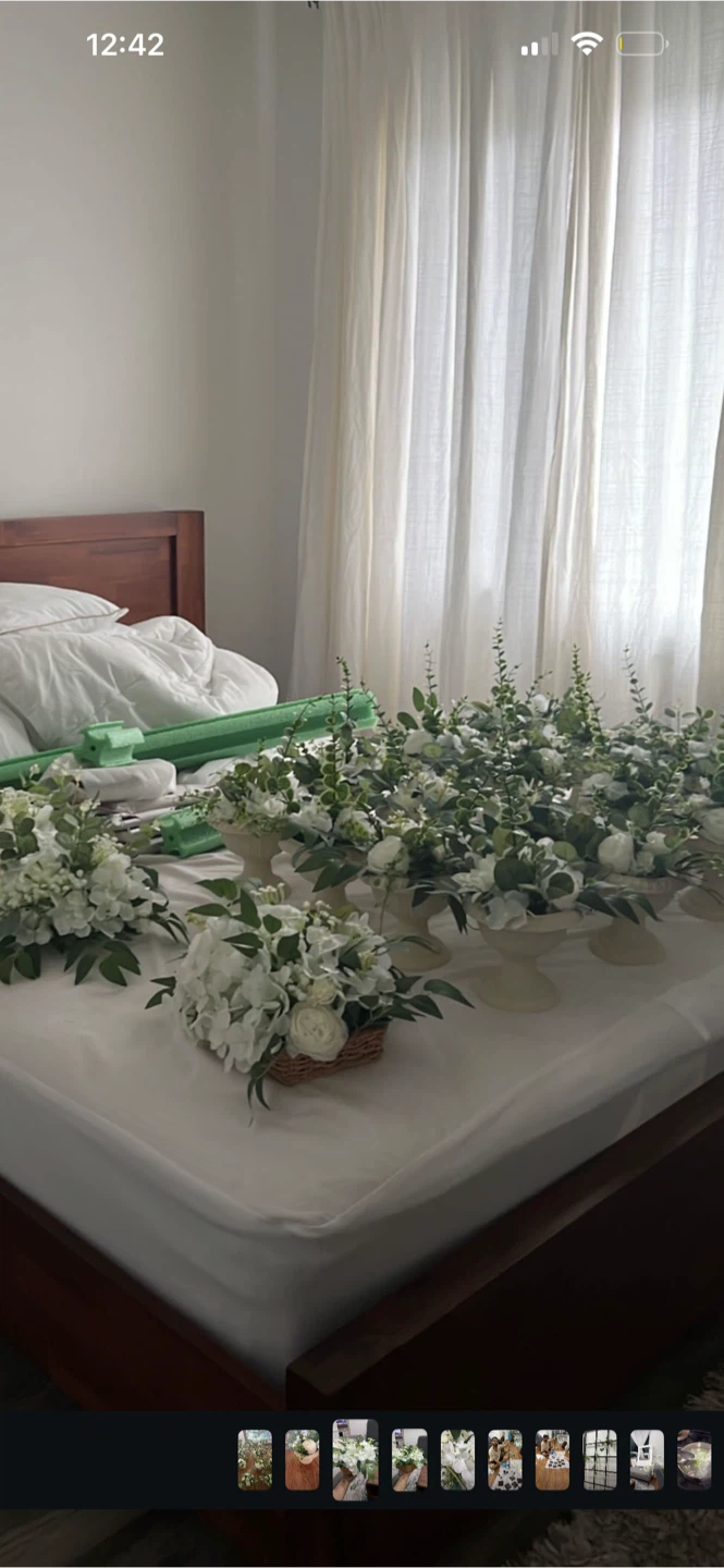 Artificial White Floral Centrepiece - photo 4