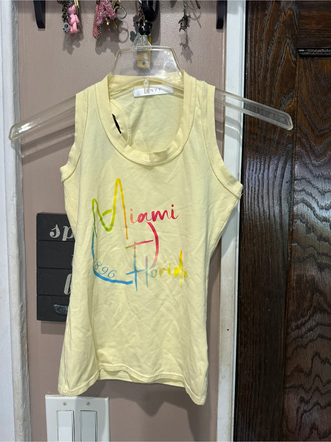 Bundle of 4 Women's Fashion Tops - photo 2