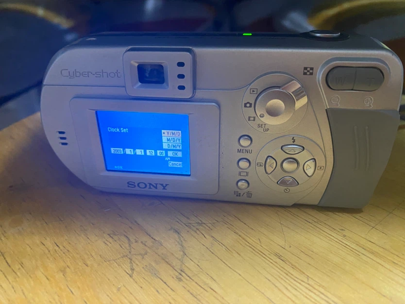 Sony Cyber-shot DSC-P52 Digital Camera(no memory)