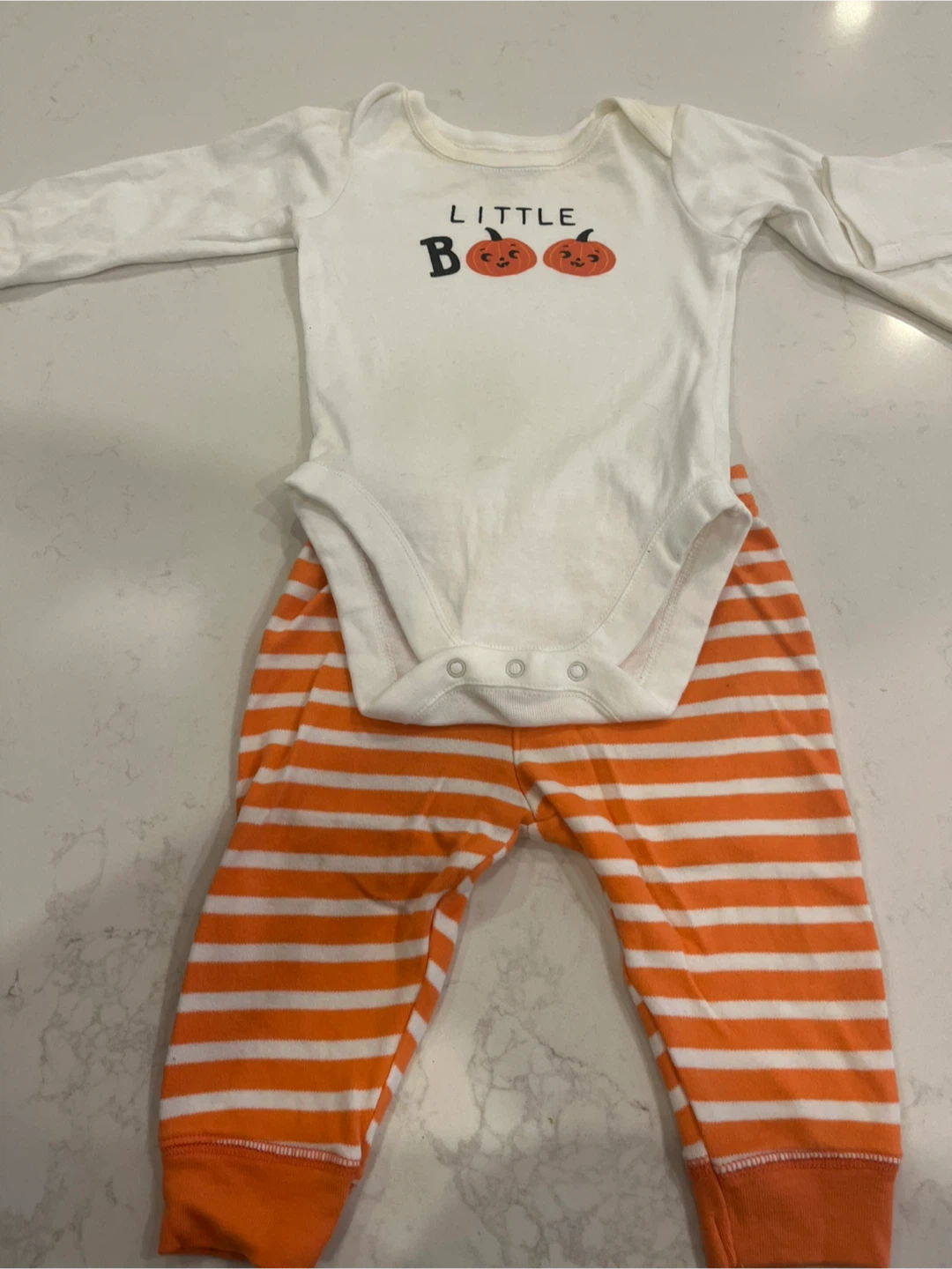 2 Baby  Halloween Outfits 6 each one has.  2 pieces - photo 2