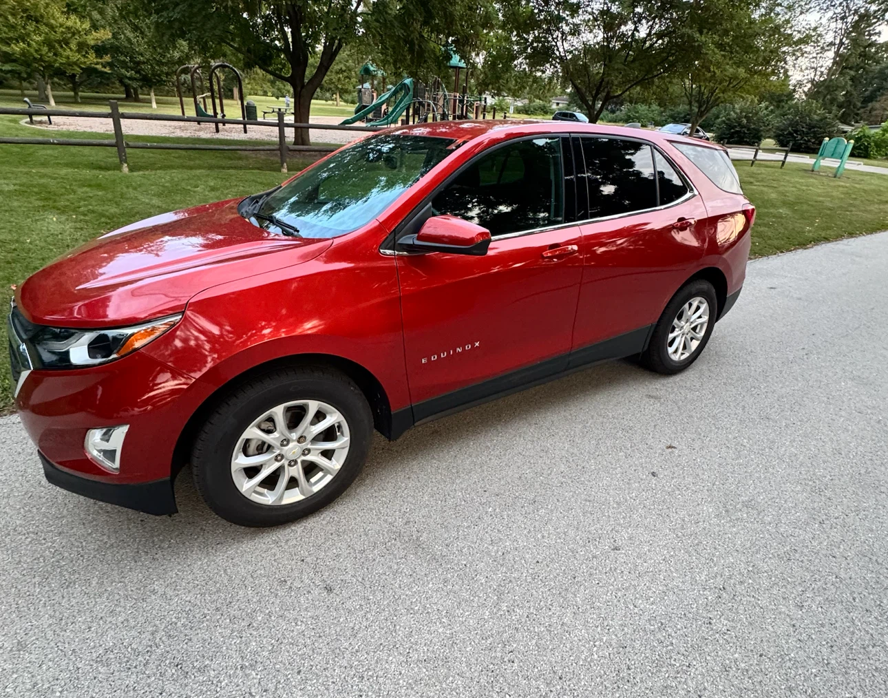 Red Chevrolet Equinox - photo 4
