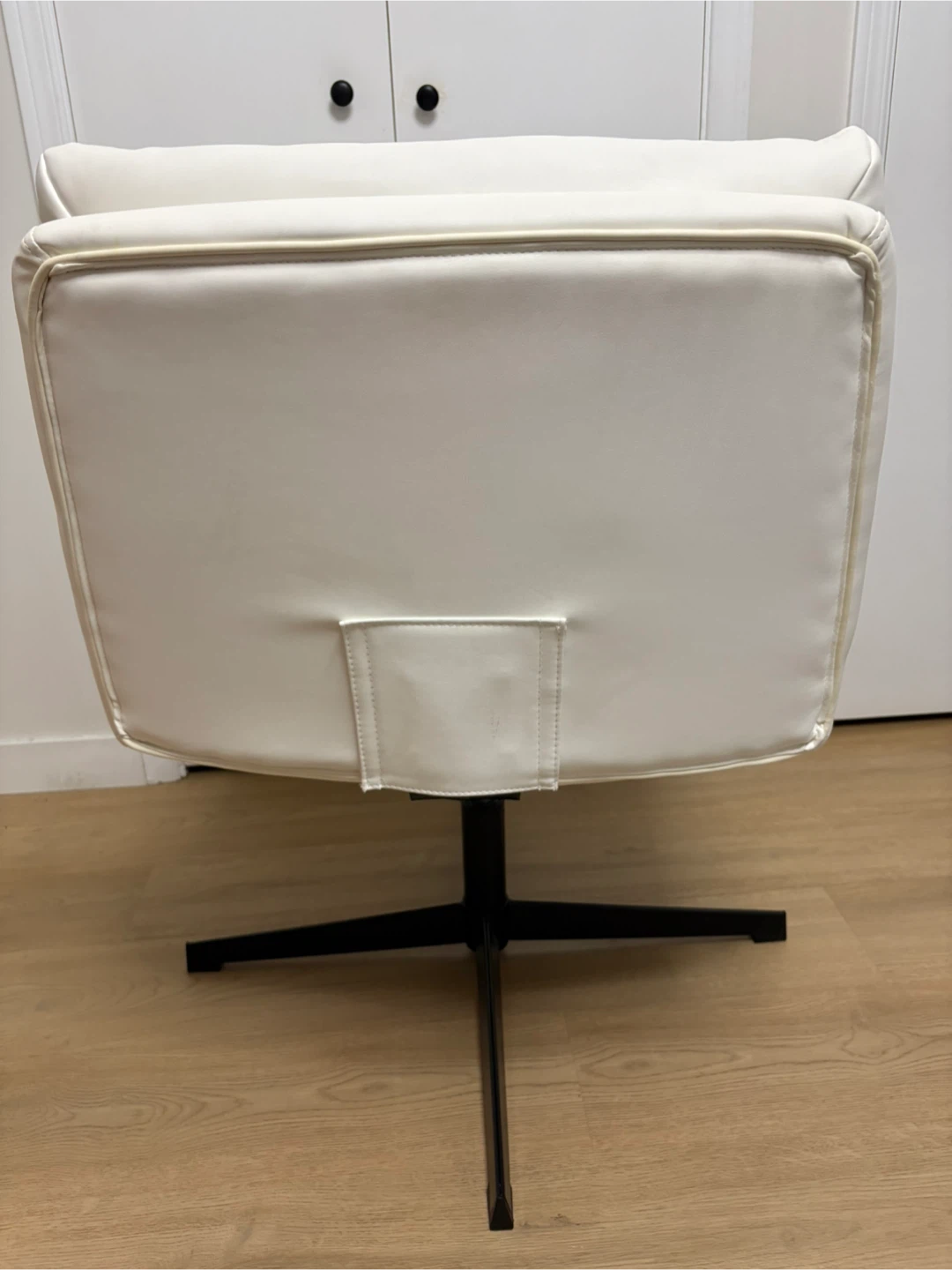 White Faux Leather Swivel Office Chair - photo 3