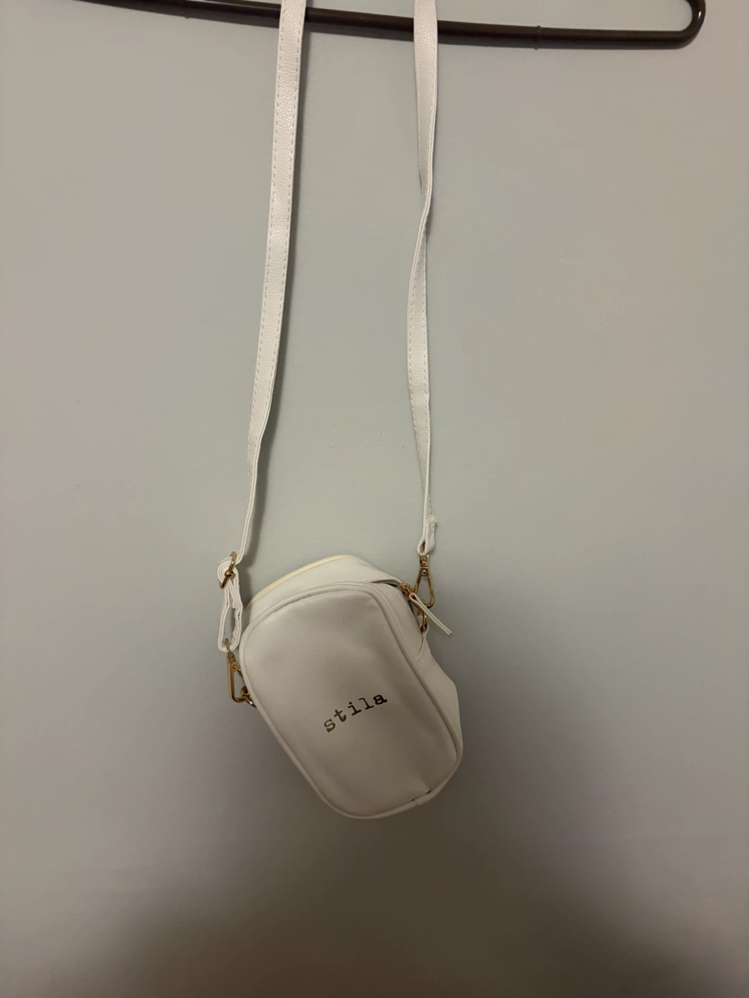 🏈 Stila White Crossbody Bag