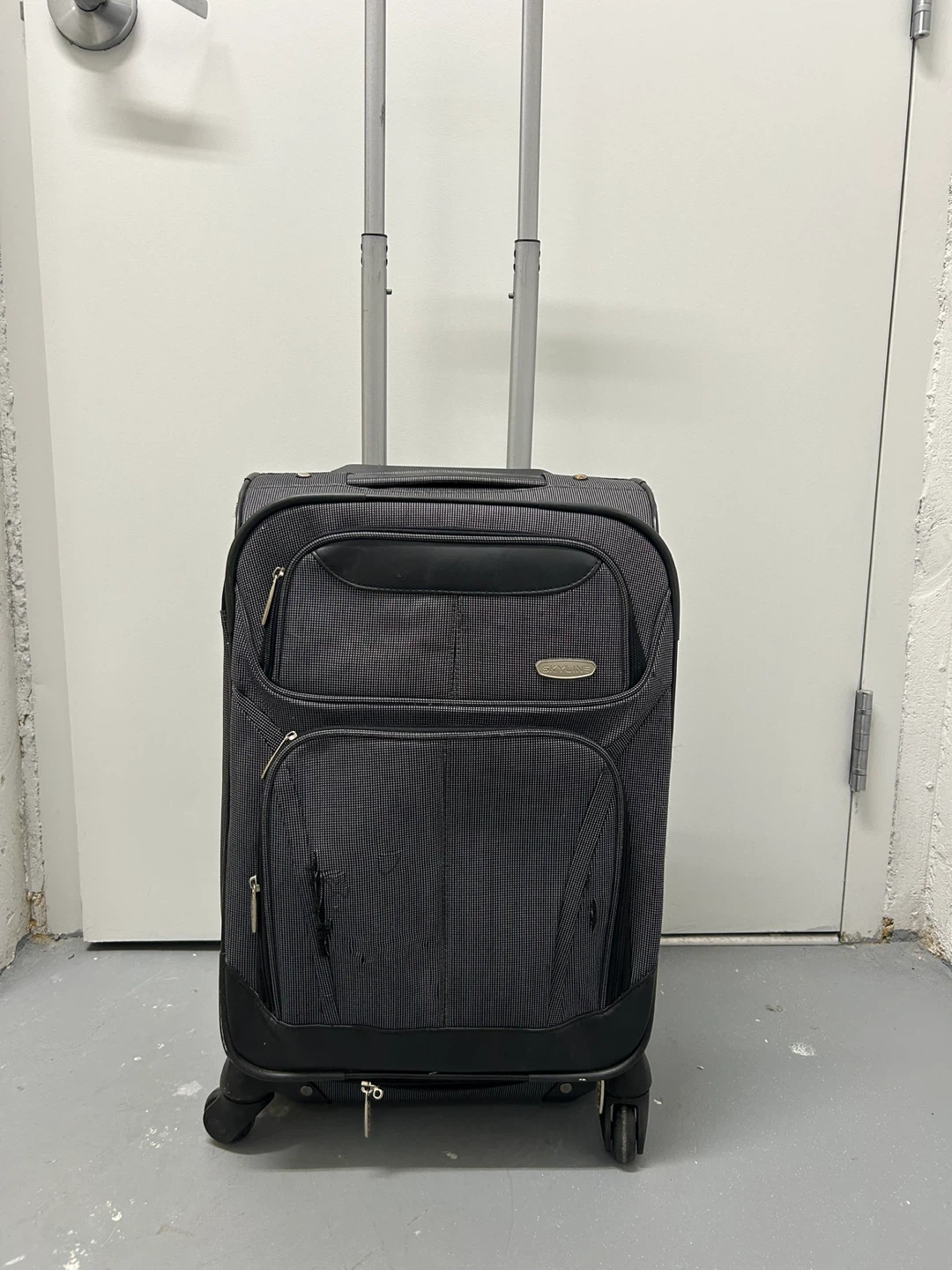 bags and carryon suitcases - photo 3