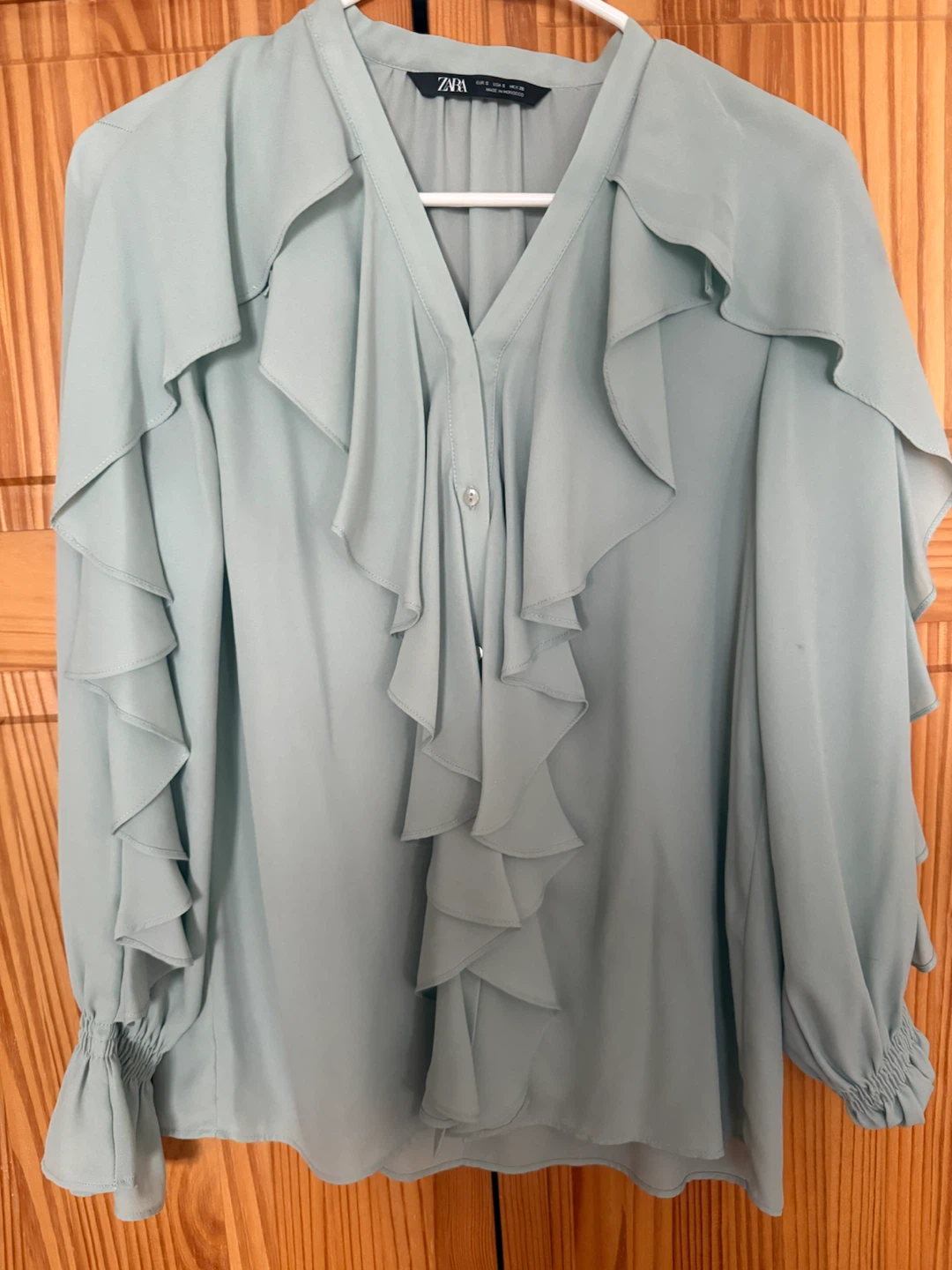 🏈Zara Ruffled Blouse in Light Green