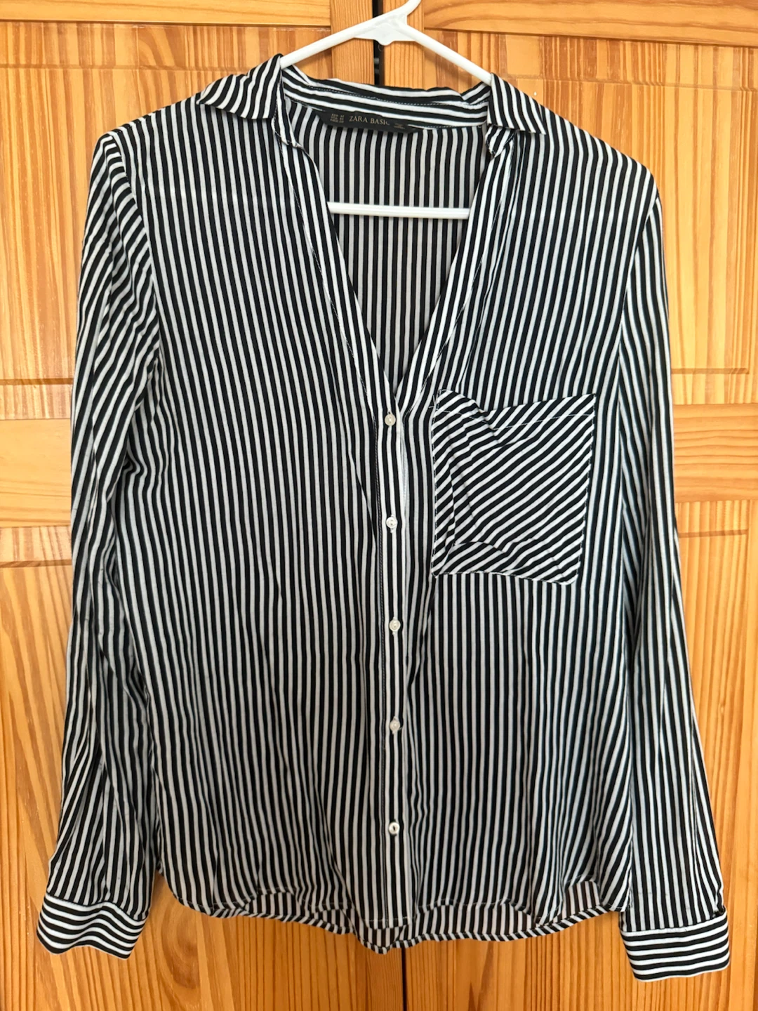 🏈Zara Basic Black and White Striped Button Down Shirt