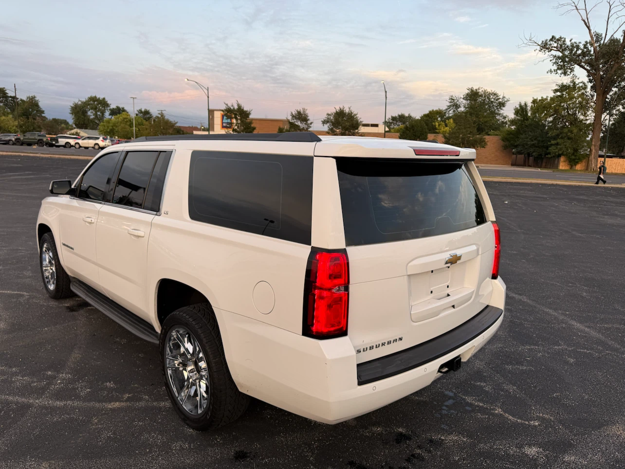 2016 Chevrolet Suburban Commercial LS - photo 5
