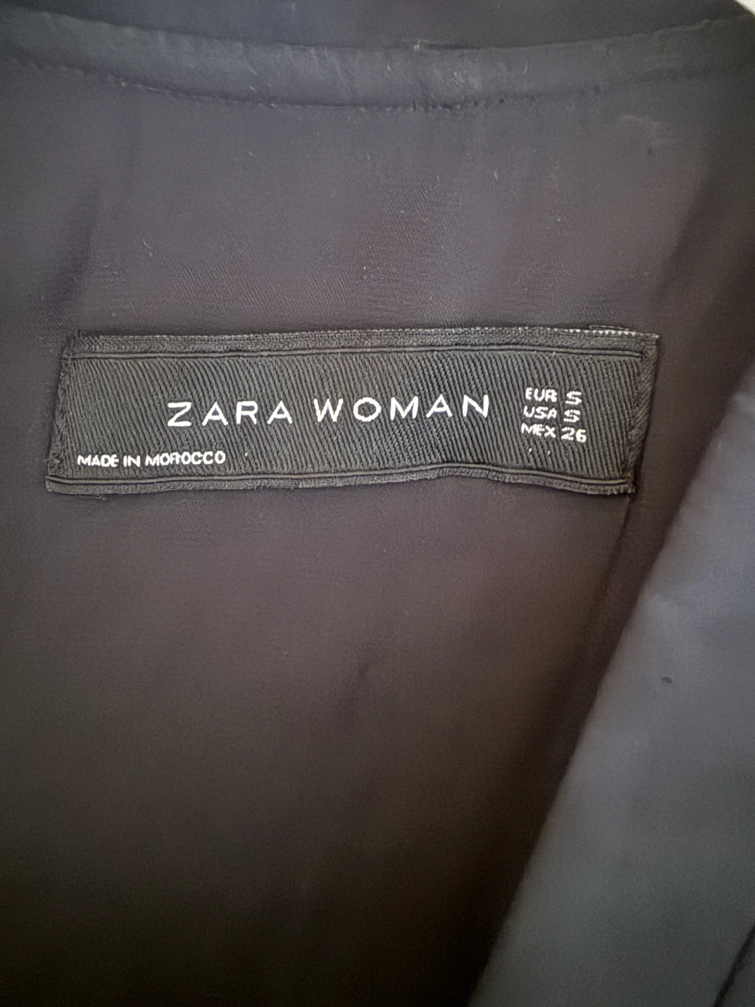 🏈Zara Woman sleeveless zip vest, black, size small - photo 2