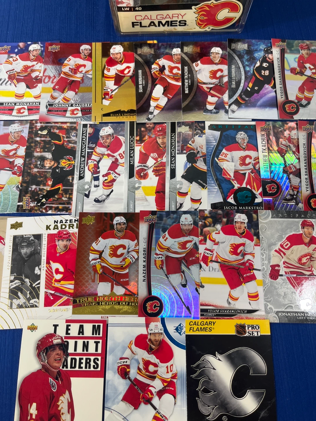 New Alex Tanguay Figure + FREE 20+ Calgary Flames Card Lot! 🔥 - photo 5