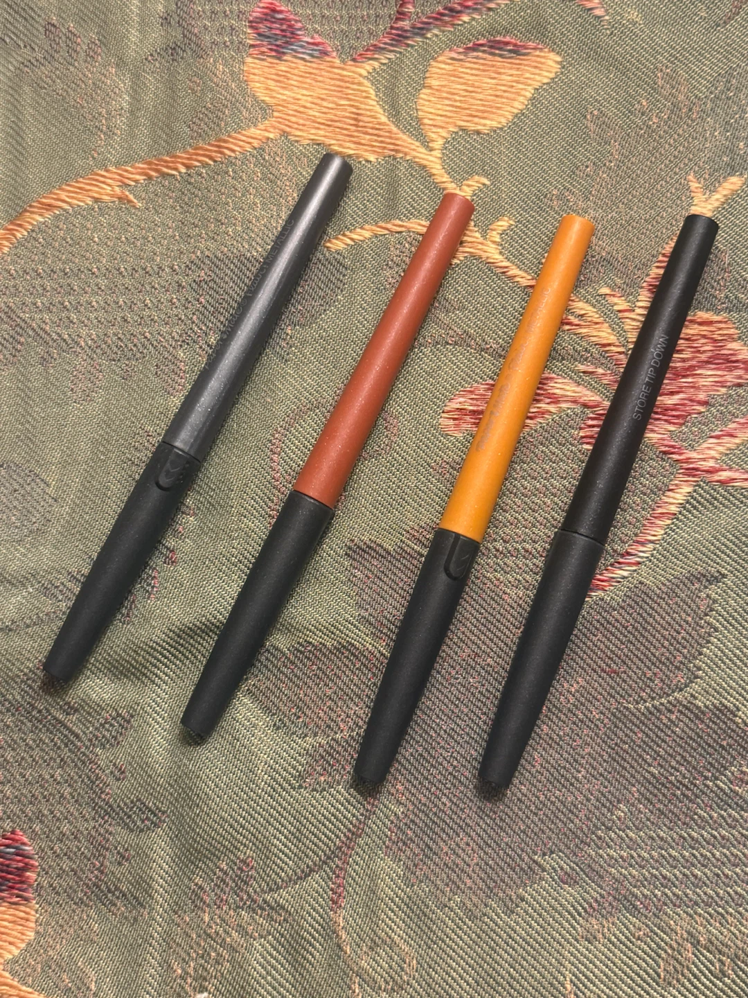 4 Paper Mate Flair Pens🏈
