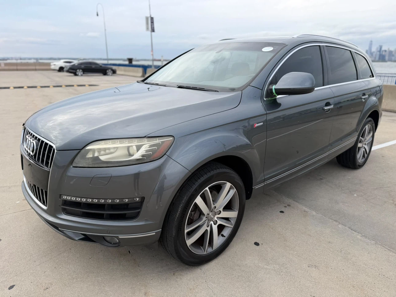 Audi Q7 SUV - photo 2