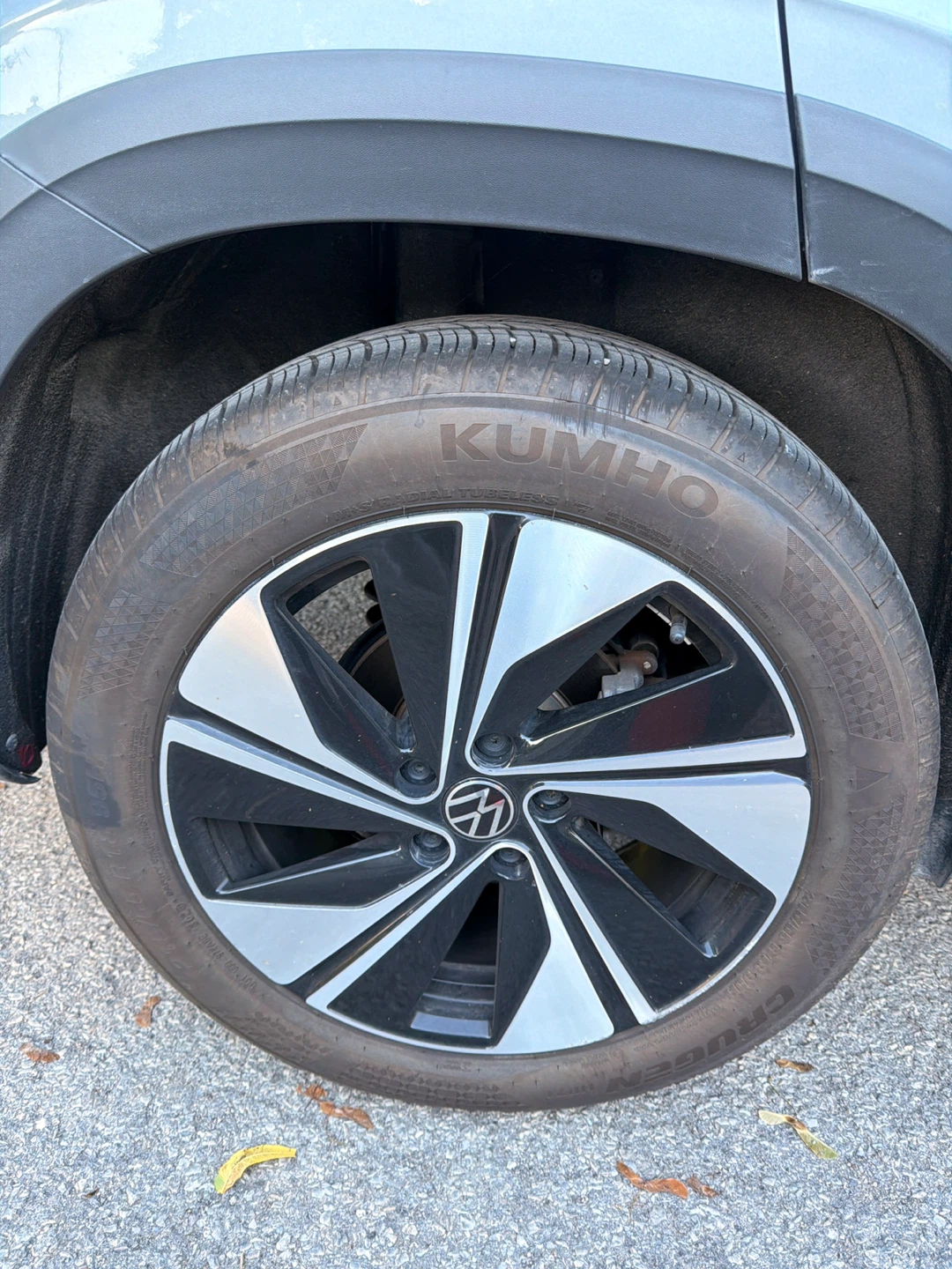 Kumho Crugen Tire 215/55 R18 - photo 2