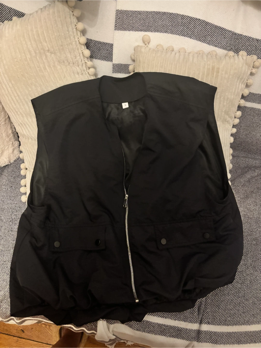 Black Sleeveless Zip-Up Vest Size S