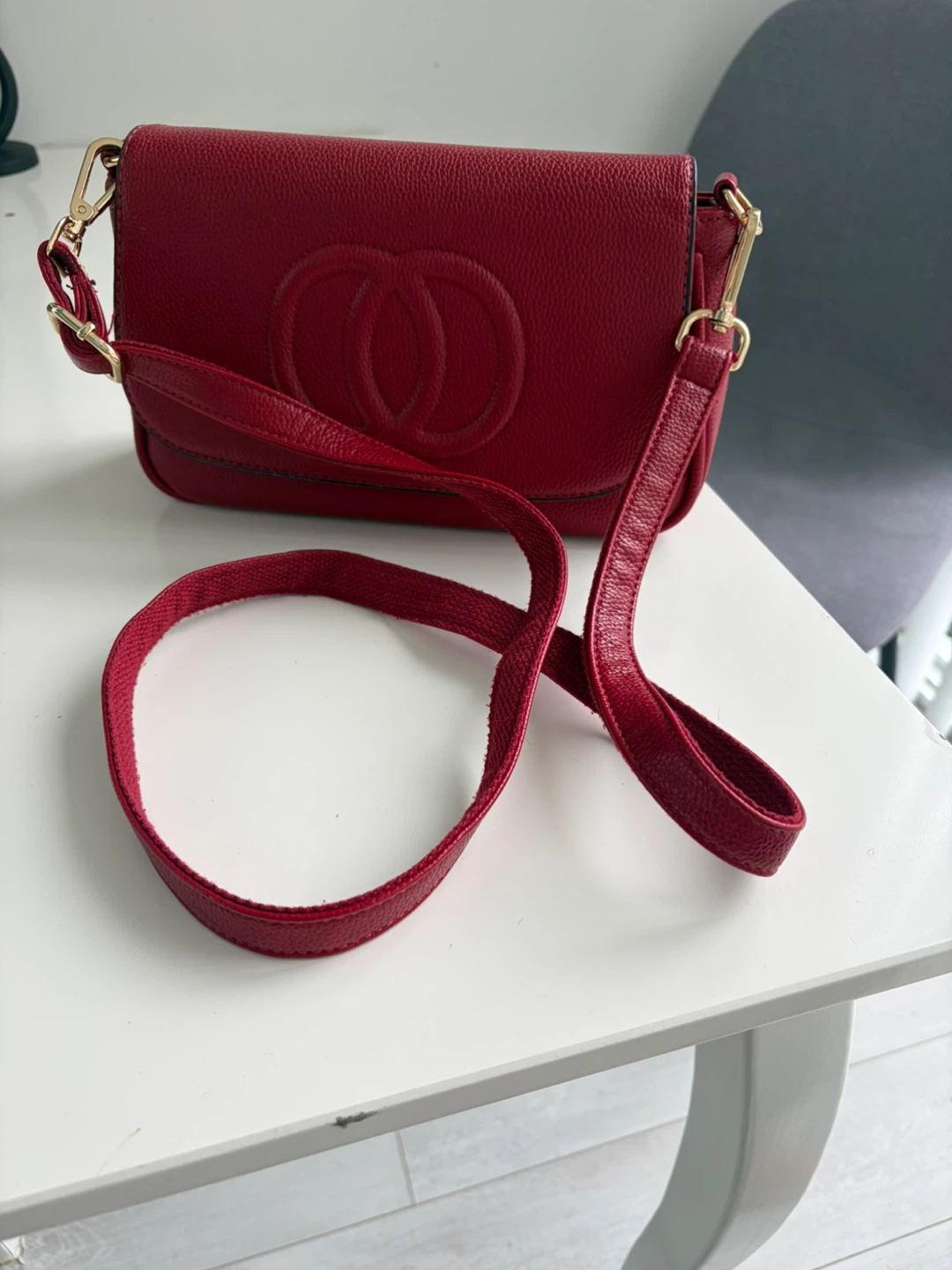 Red Galz Crossbody Bag never used - photo 3