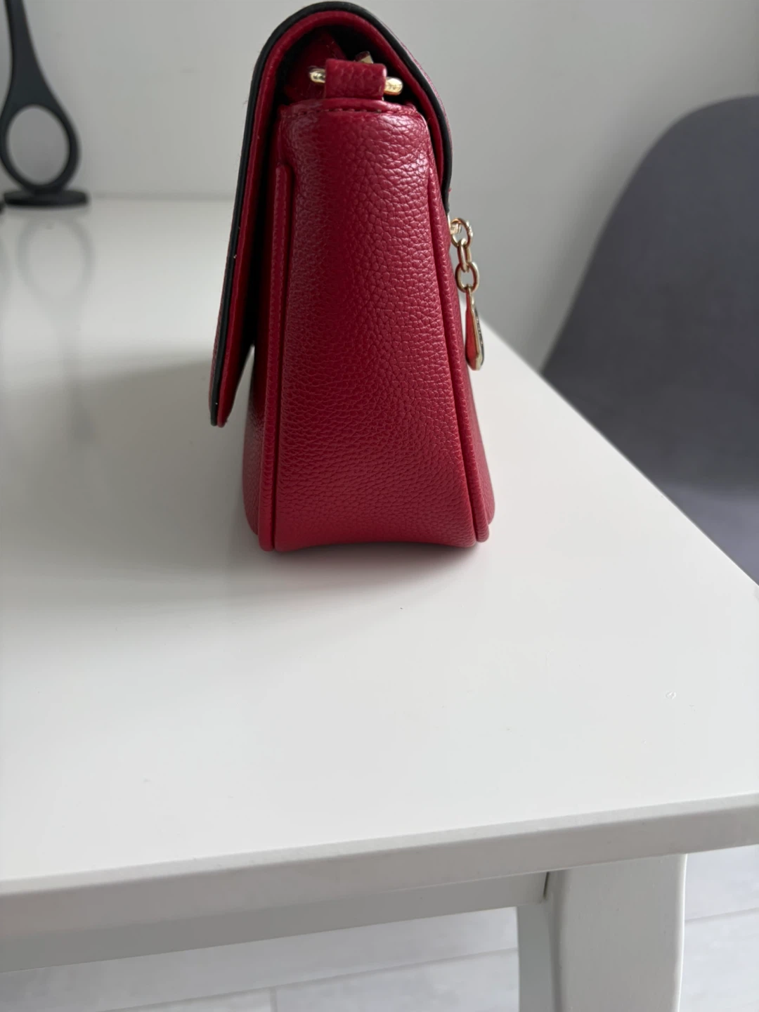 Red Galz Crossbody Bag never used - photo 4