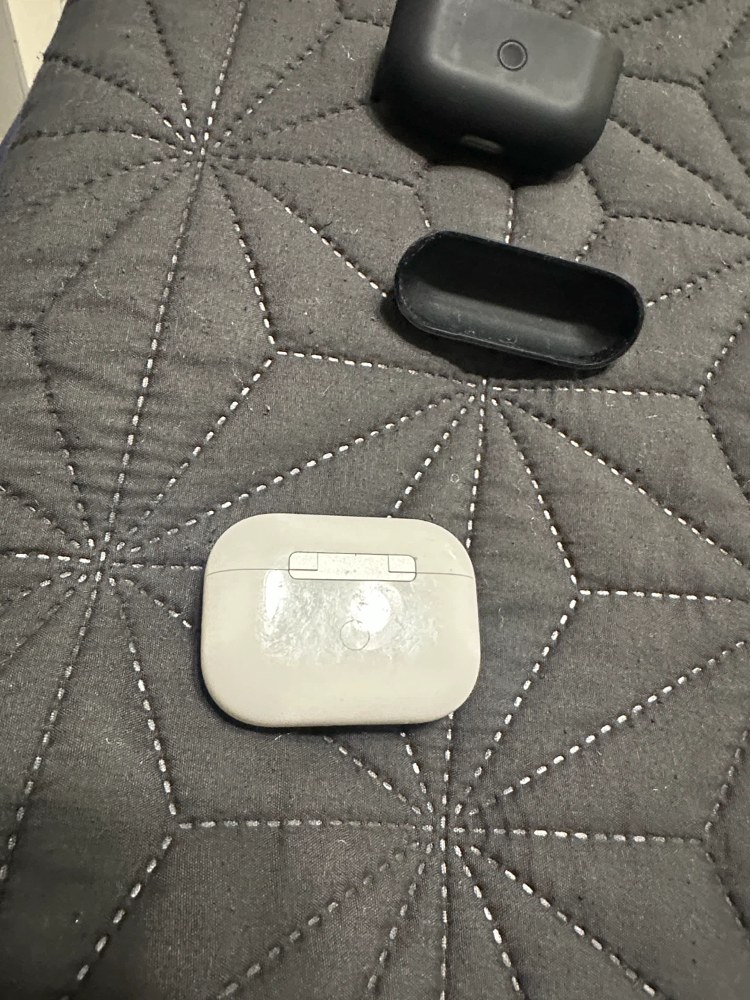 AirPods Pro 1 (2019) Charging Case - photo 3
