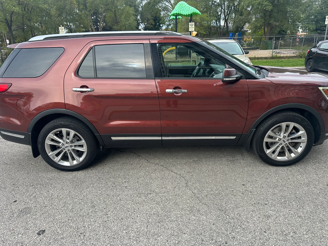 Ford Explorer Limited 4WD - photo 4