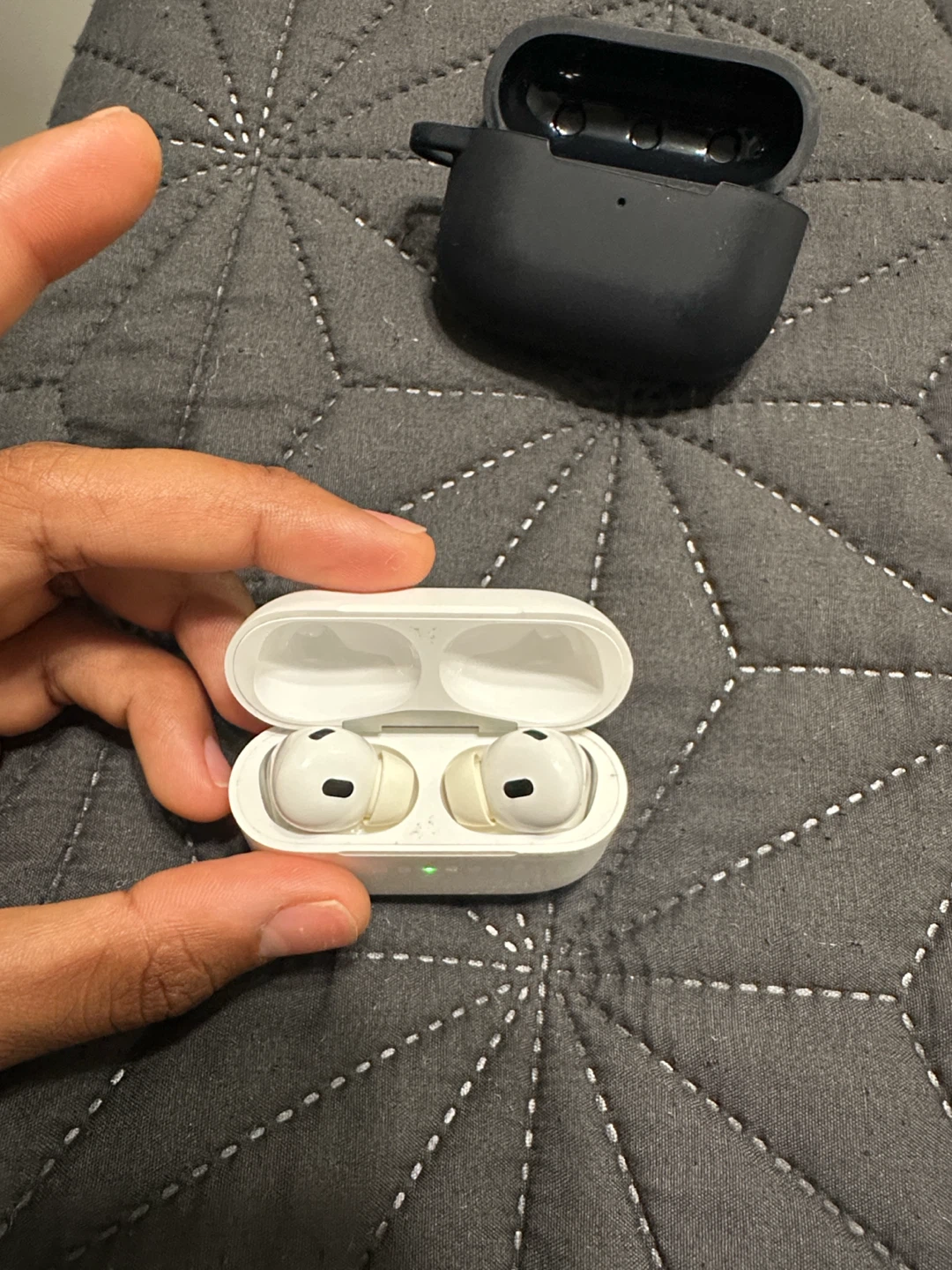 AirPods Pro 2 with MagSafe Charging Case (USB-C with case - photo 2