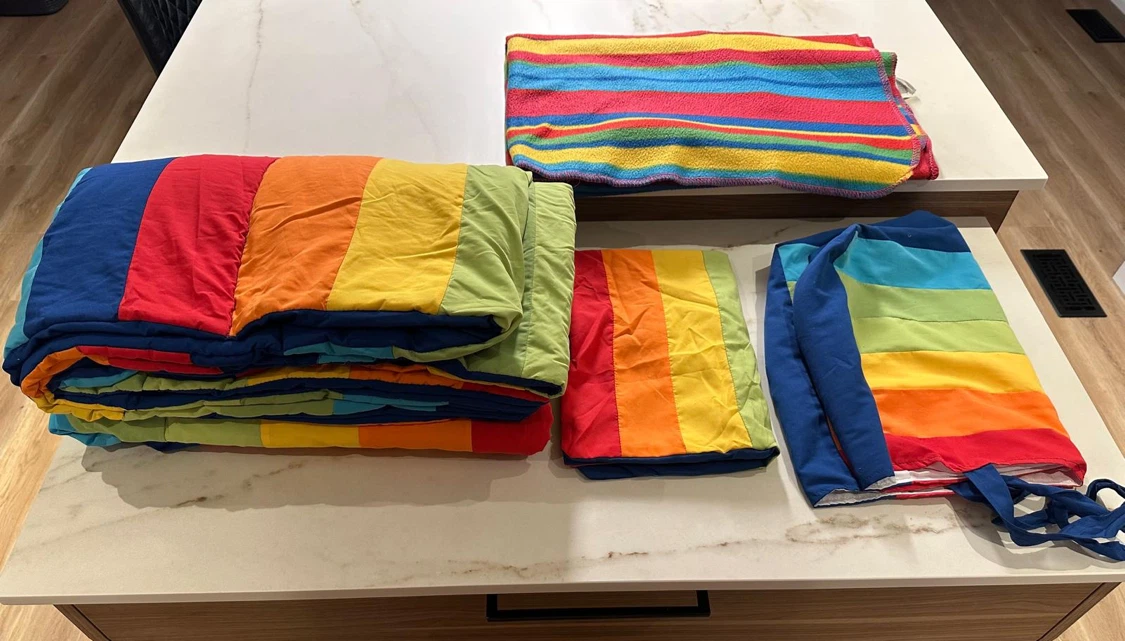 Twin Comforter with Pillow Case + Large Throw Blanket