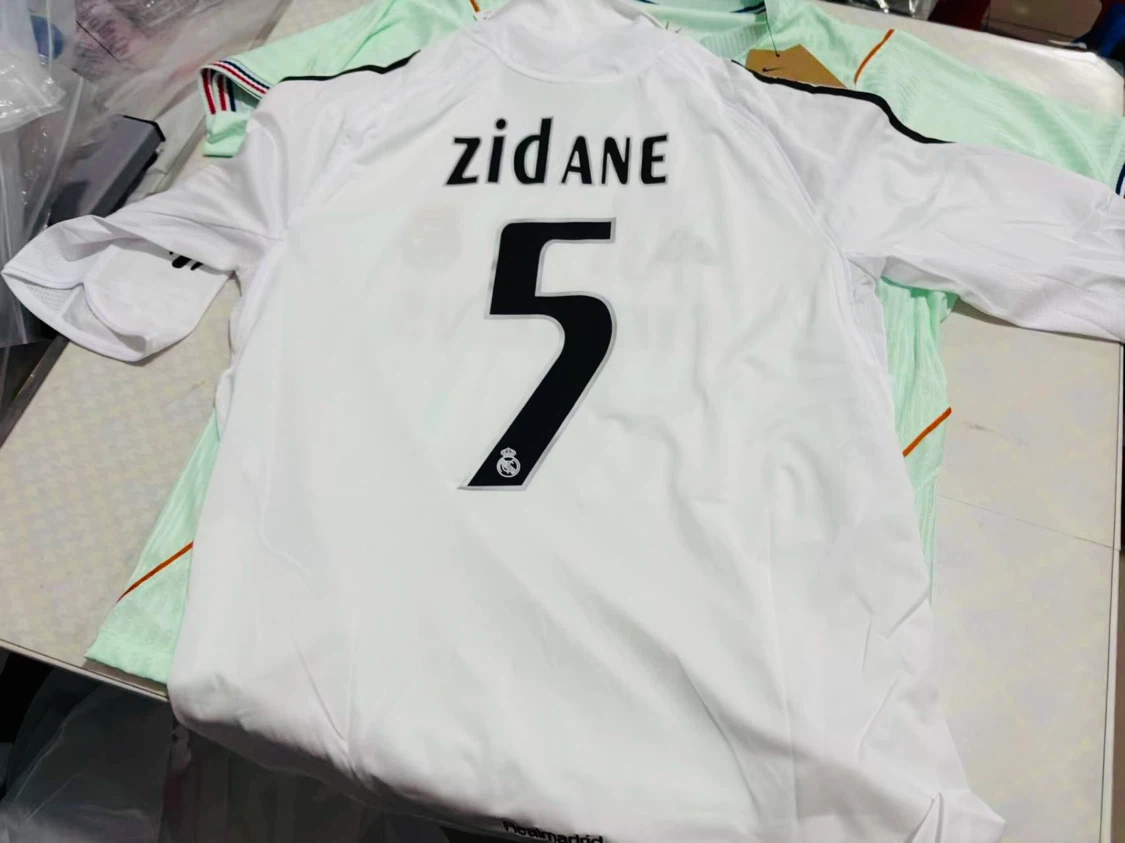 Adidas Real Madrid Zidane 5 Jersey - photo 3