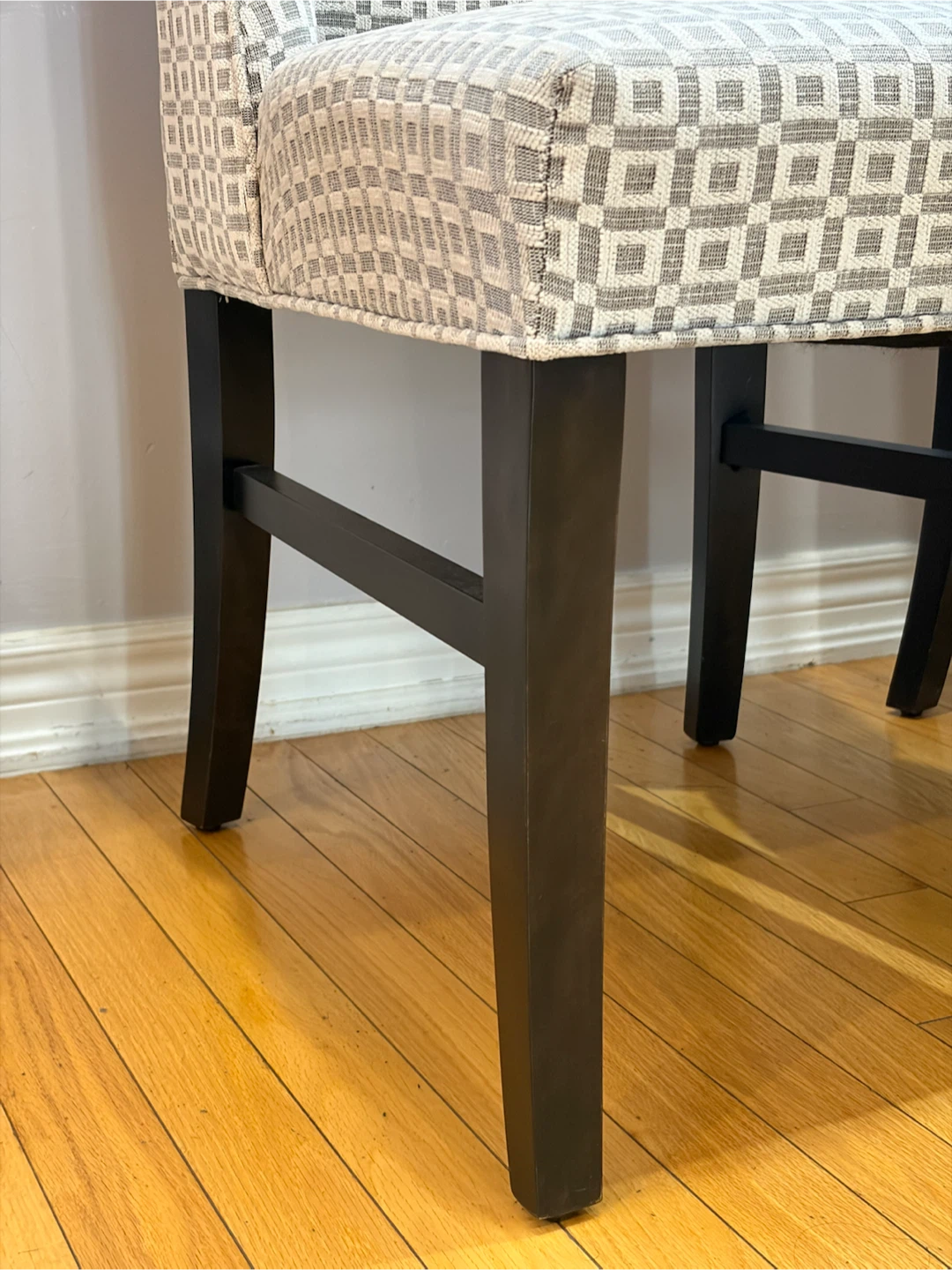 Set of 2 Grey Patterned Dining Chairs - photo 3