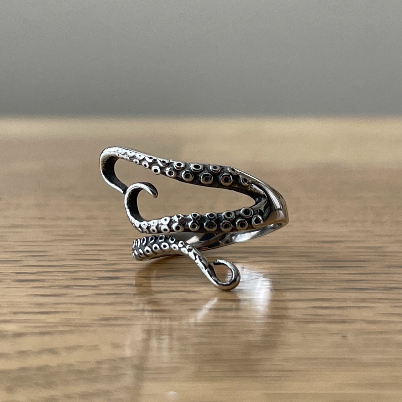 Octopus tentacles stainless steel ring (size 6)