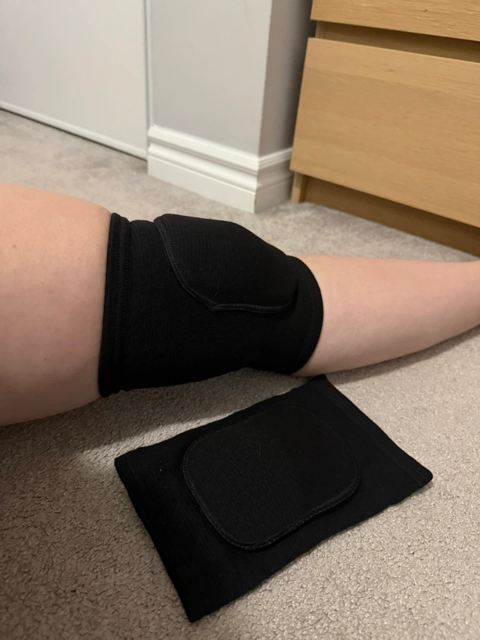 Volleyball Knee Pads (women’s, small) - photo 3