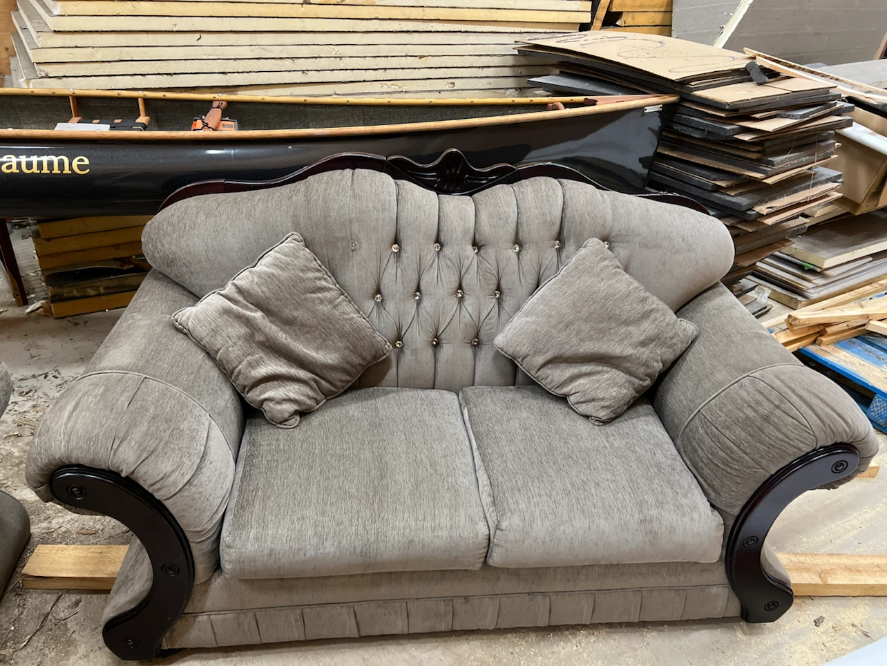Victorian-Style Grey Upholstered Living Room Set - photo 2