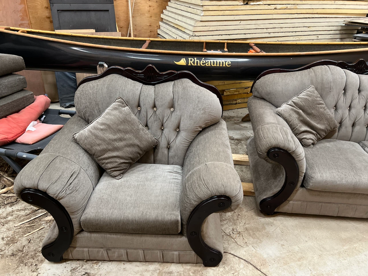 Victorian-Style Grey Upholstered Living Room Set - photo 3