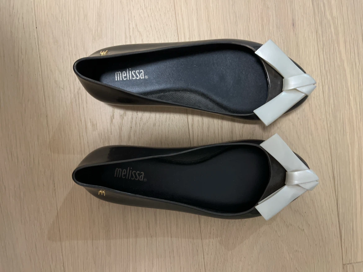 Melissa Black flats with white bow 🏈