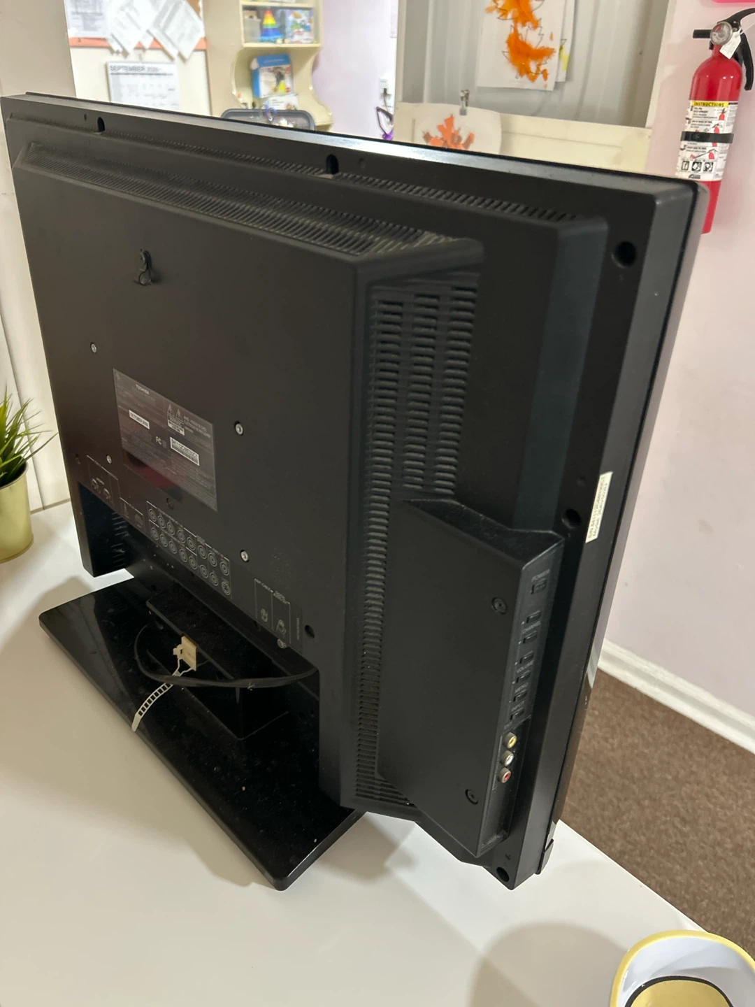 Toshiba 20AV500U Television - photo 3