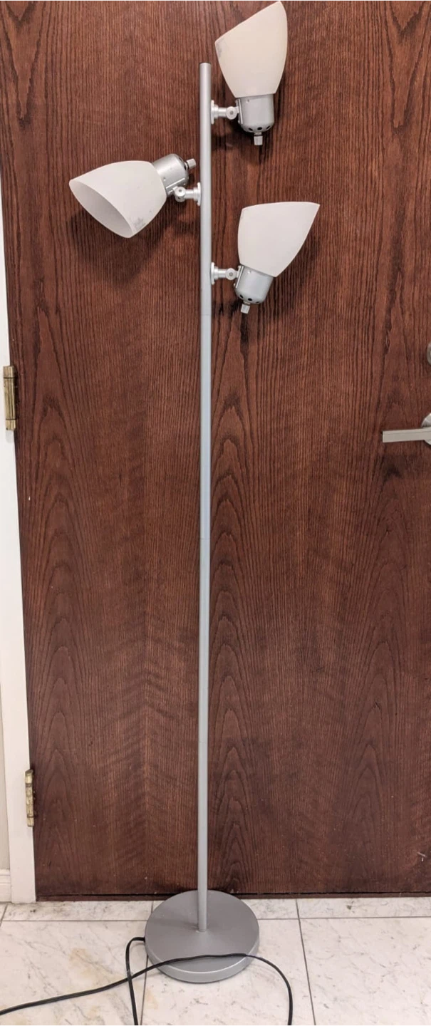 Three-light adjustable silver floor lamp (working) 🏈