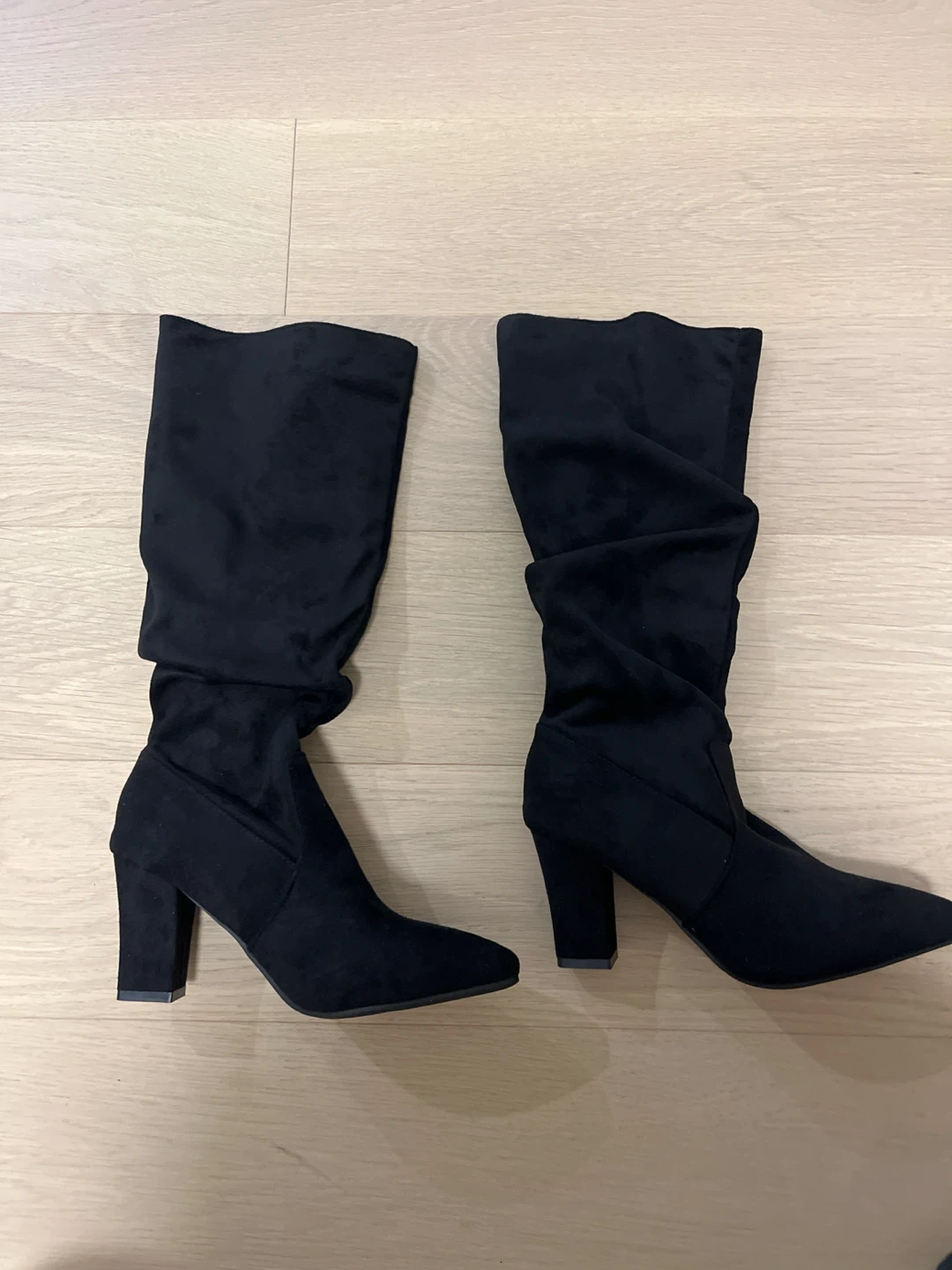 Black Heeled Slouch Boots🏈