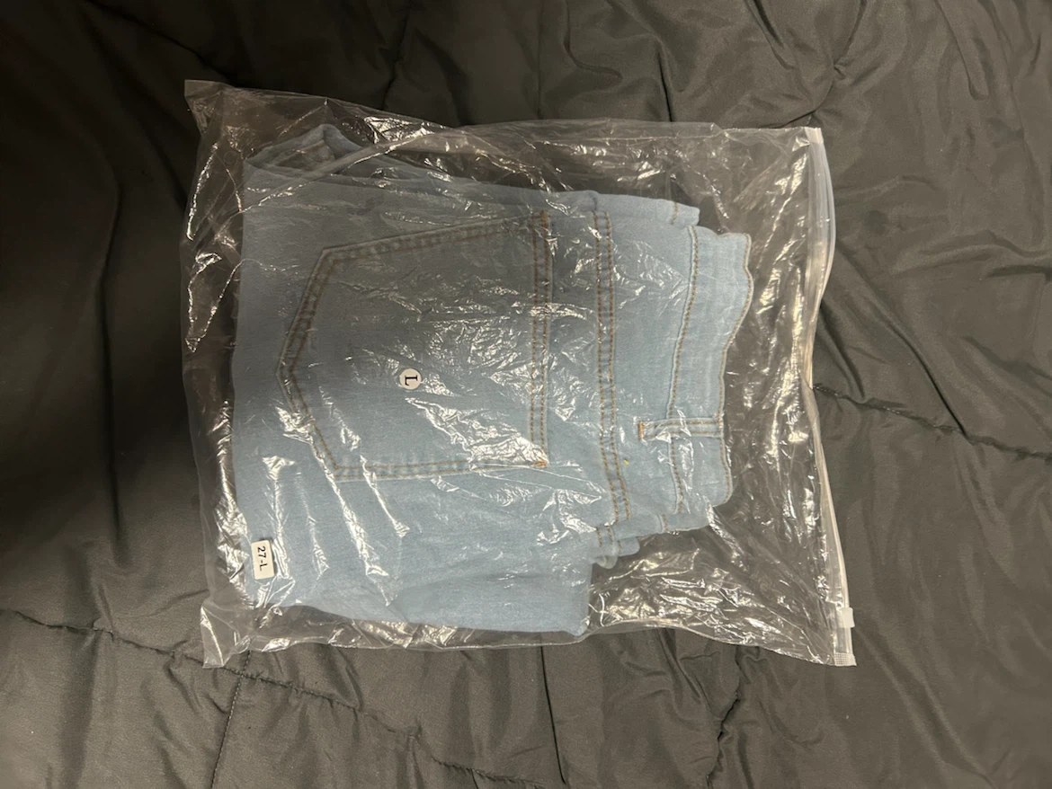 Light wash jeggings, size L